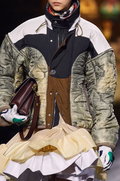 Look 19